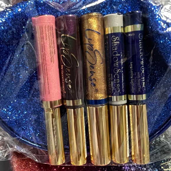 Senegence Senegence Gift Set. New Sealed.
Glitz &.Glam Collection.. - Picture 1 of 4